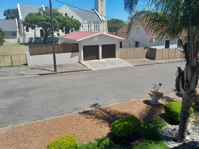 4 Bedroom Property for Sale in Albertinia Western Cape